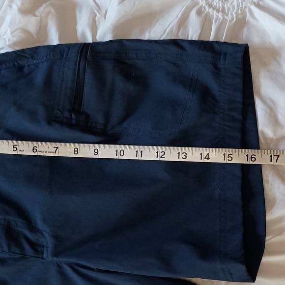 Women's Eddie Bauer Rainier Waterproof Active Shorts, navy - Picture 4 of 7